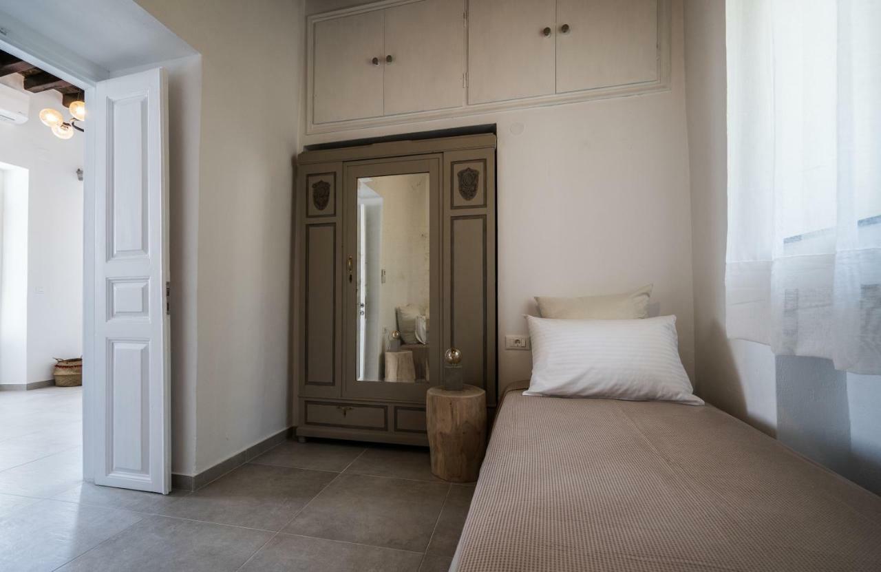 Komis Mansion Exámbela Eksteriør bilde